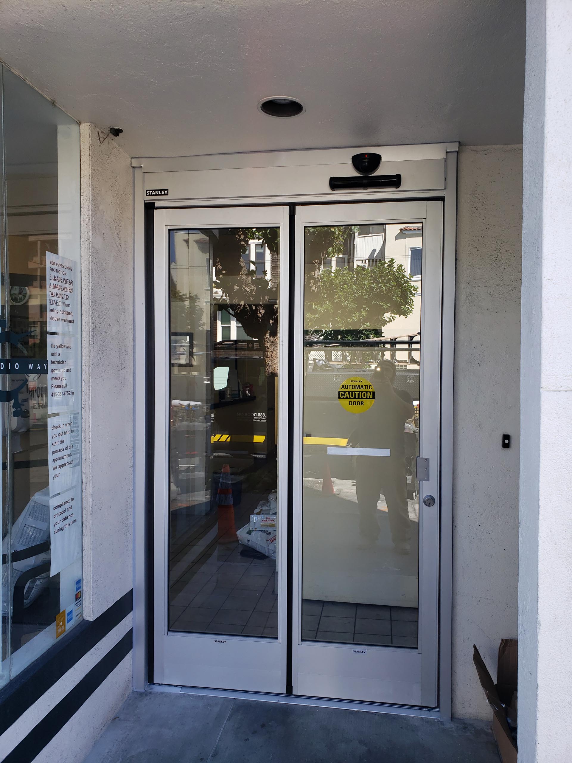 SB600 Automatic Bifold Doors STANLEY Access Technologies